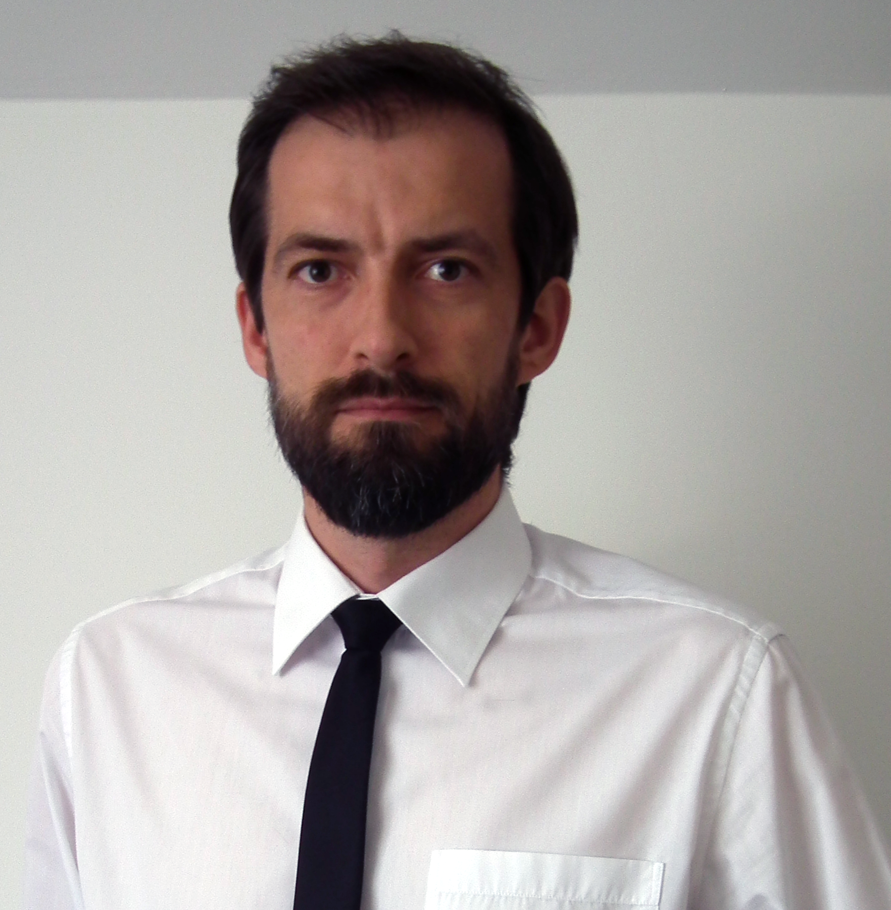 Dr. Daniel Petrisor